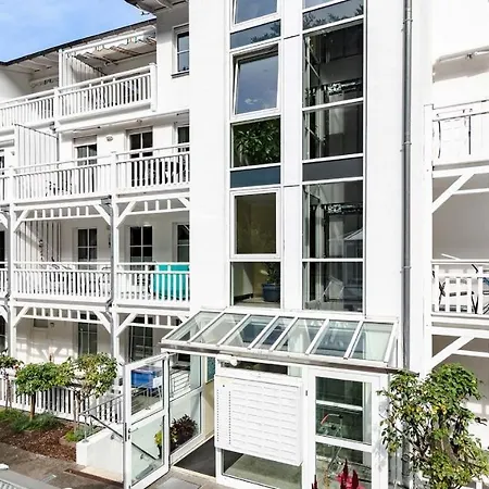 Seeschloss, App 02, Direkt An Der Strandpromenade, Toplage *