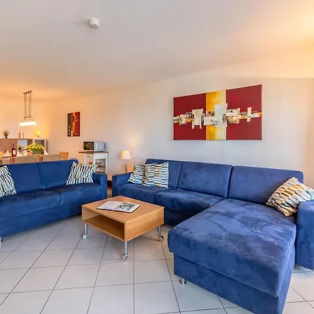 Seeschloss, App 02, Direkt An Der Strandpromenade, Toplage Appartement *