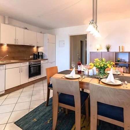 Apartament Seeschloss, App 02, Direkt An Der Strandpromenade, Toplage Binz