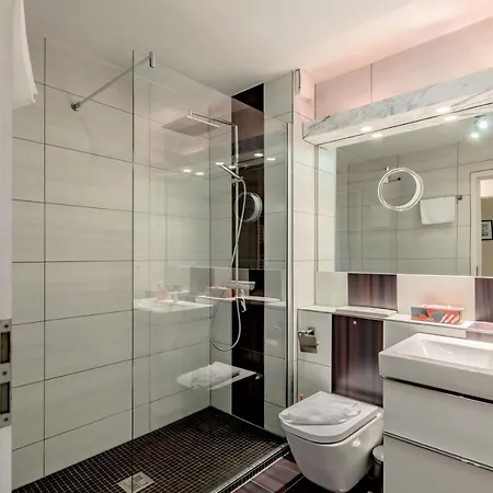 Seeschloss, App 02, Direkt An Der Strandpromenade, Toplage * Binz