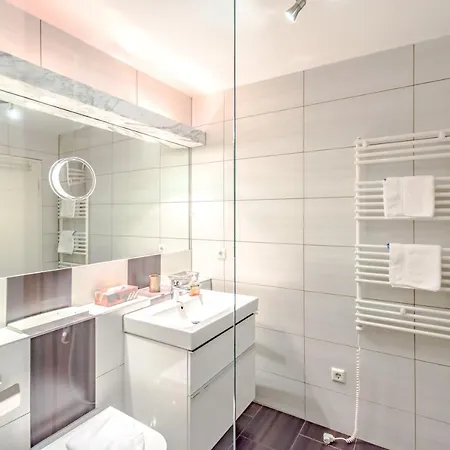 Apartament Seeschloss, App 02, Direkt An Der Strandpromenade, Toplage Binz