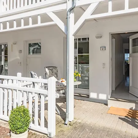 Appartement Seeschloss, App 02, Direkt An Der Strandpromenade, Toplage Binz